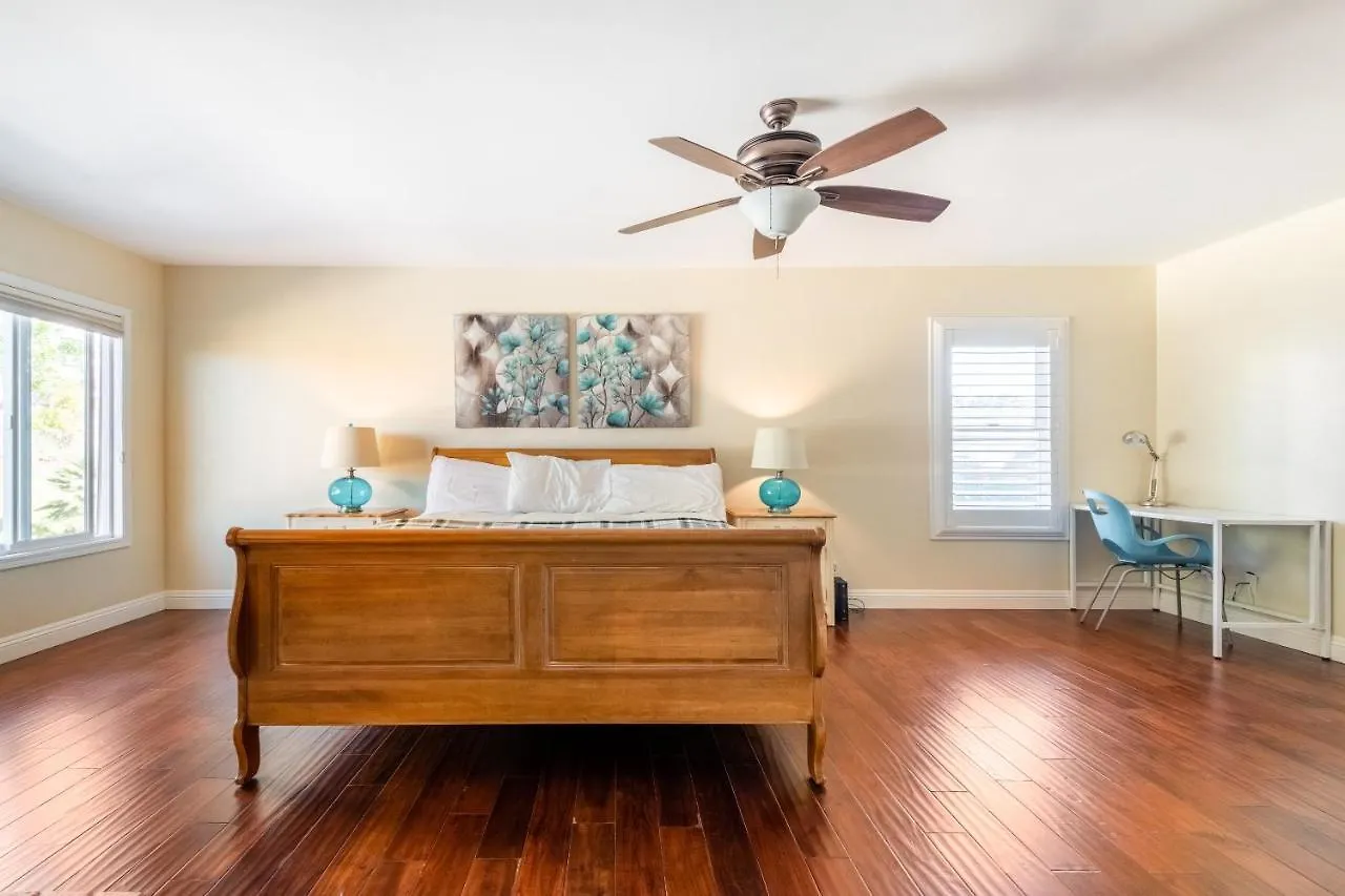 Luxury House, Beach, Pool & Pet-friendly Holiday home *