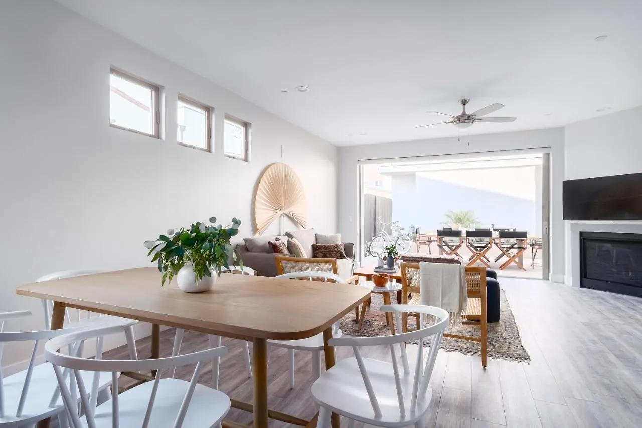 Skyline - Modern Retreat W Spacious Patio & Rooftop Views San Diego