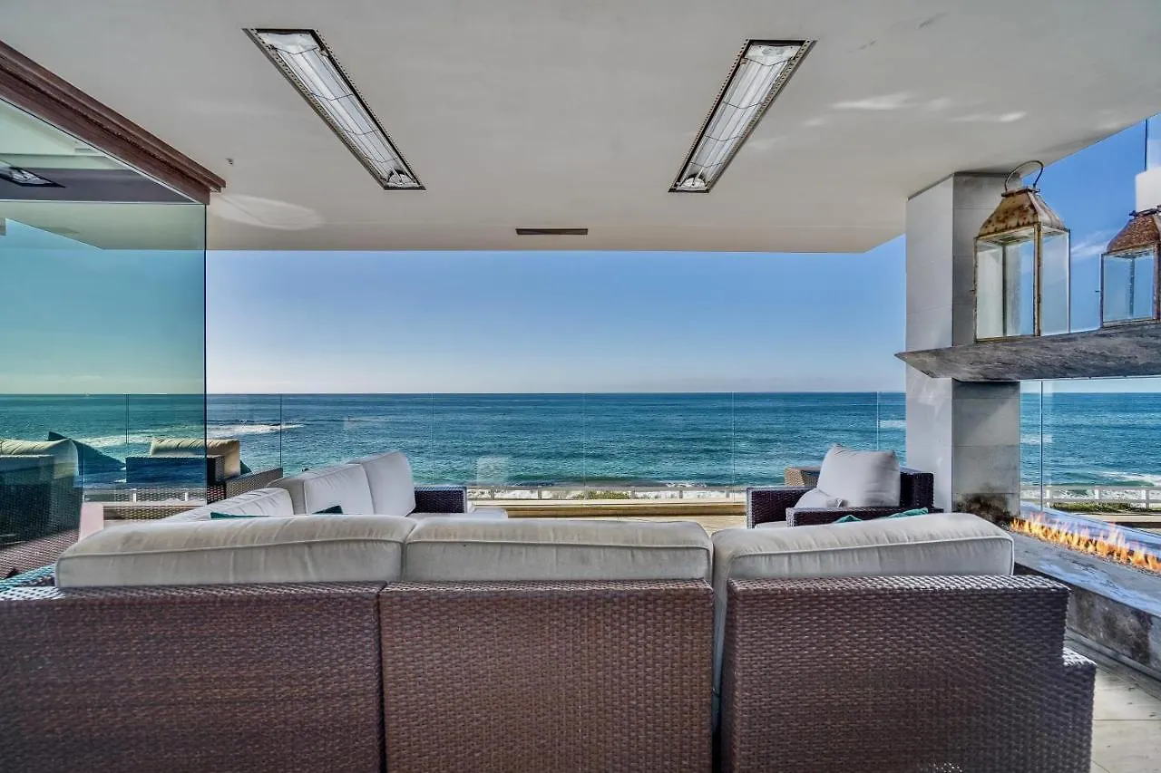 Luxury Beachfront With Hot Tub & Ocean Views Hébergement de vacances *