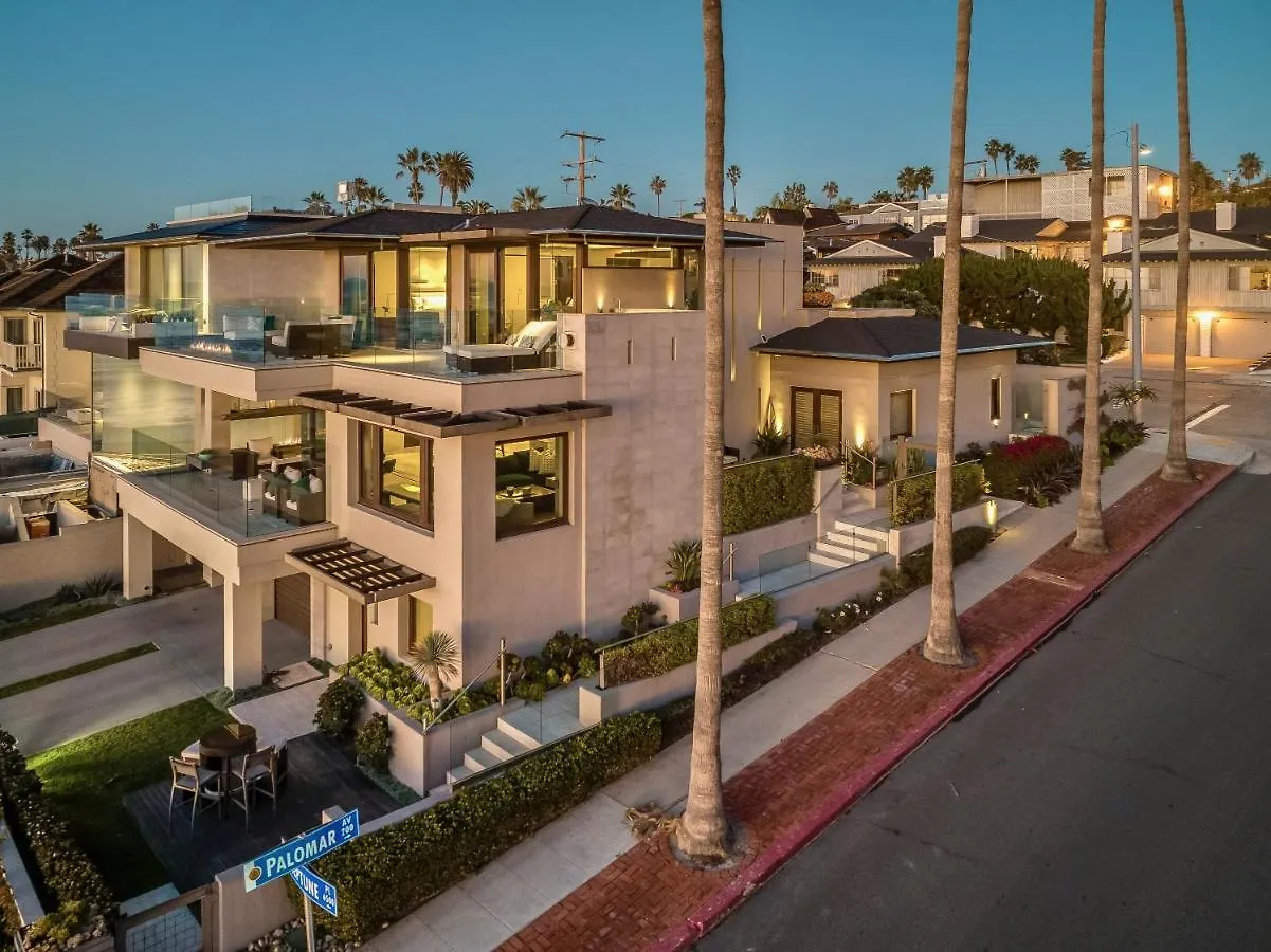 Luxury Beachfront With Hot Tub & Ocean Views Hébergement de vacances