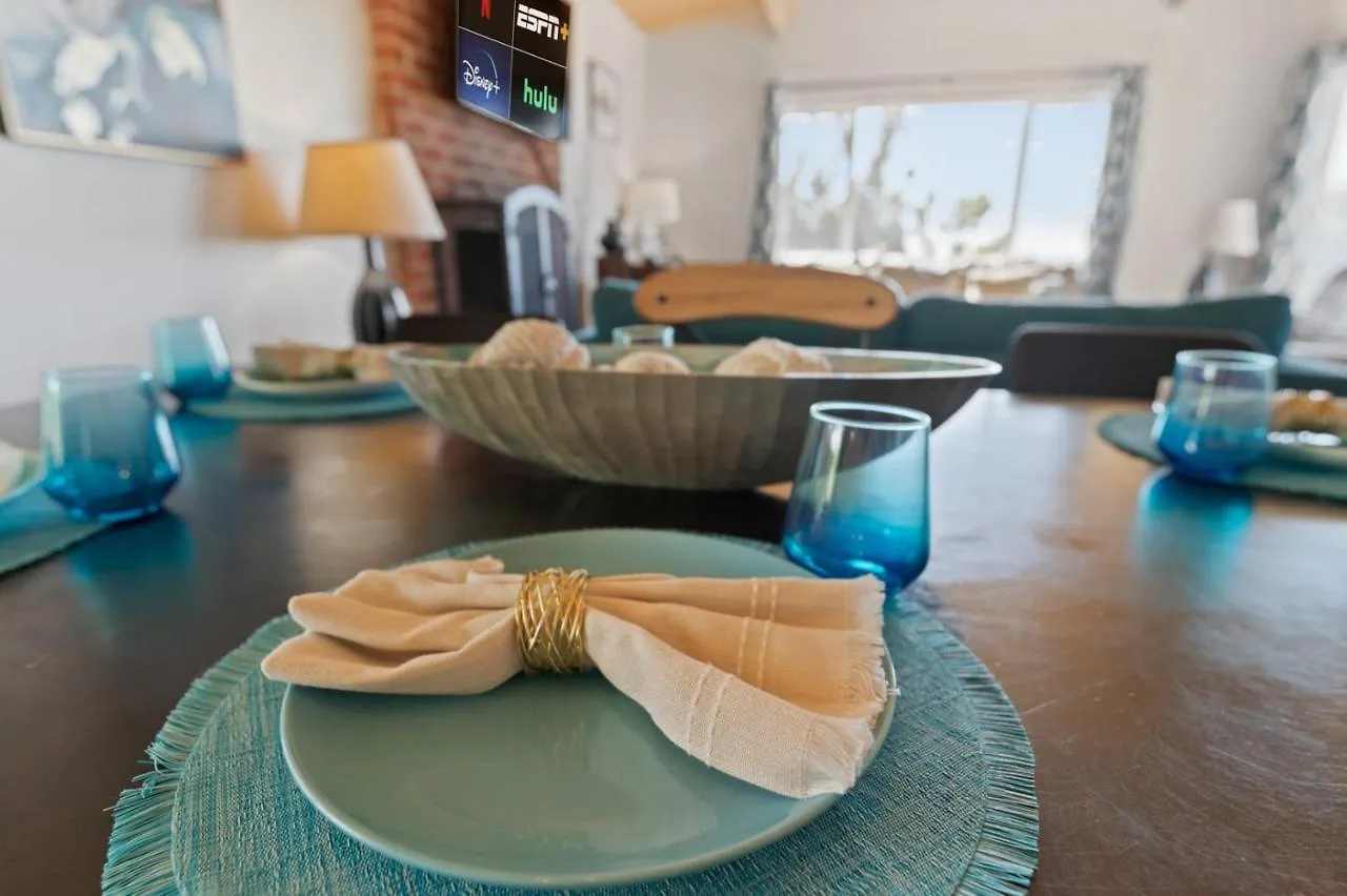 Ferienhaus Lovely Ocean View Beach House 3br Sleeps 9