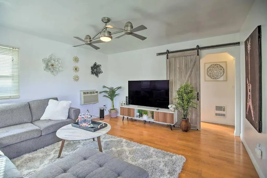 Gorgeous Pacific Beach And Mission Bay Home. Walking Distance To The Bay And Golf Course. *