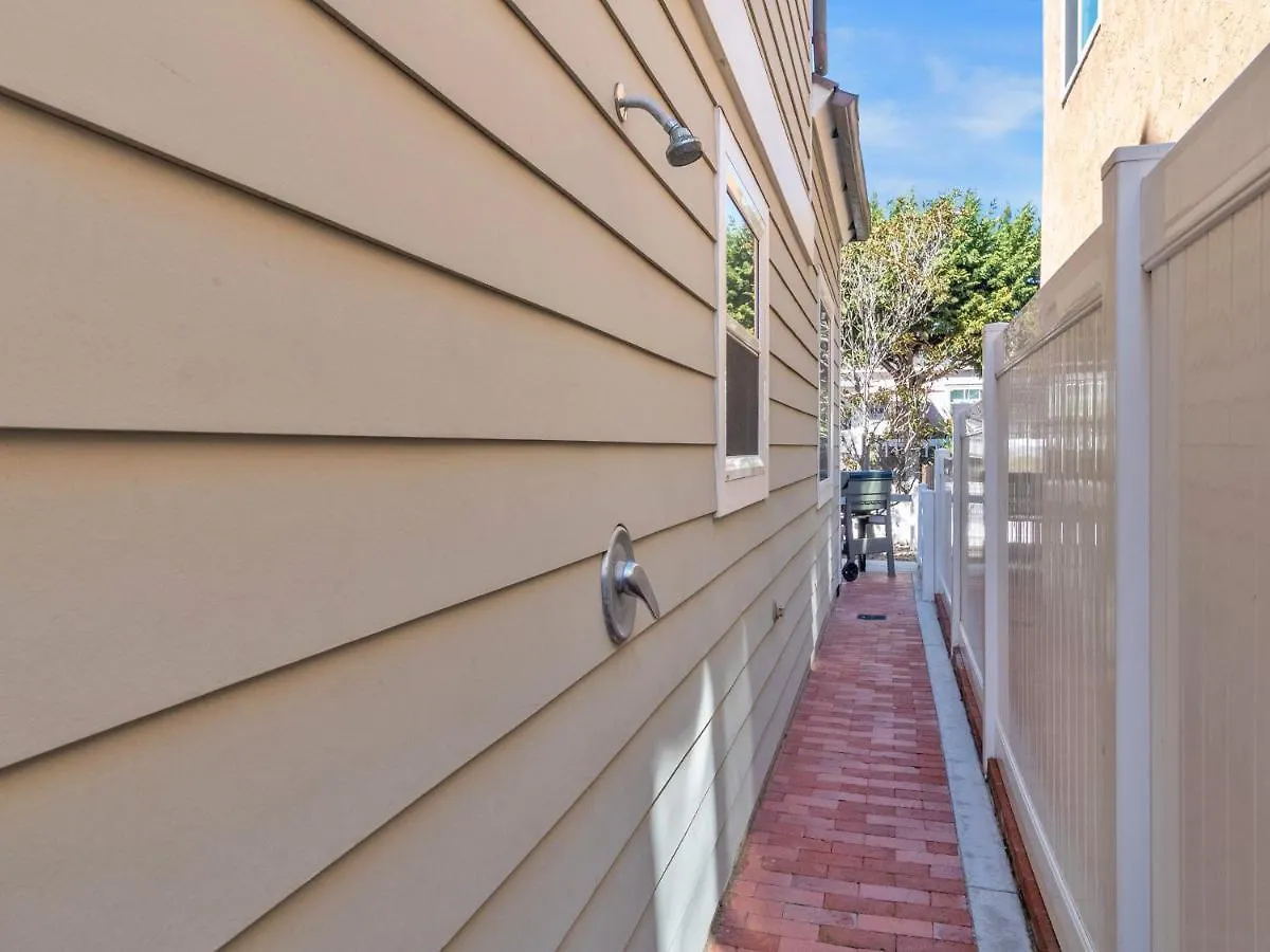 Kennebeck Oasis - Private Patio, Steps 2 & Ac