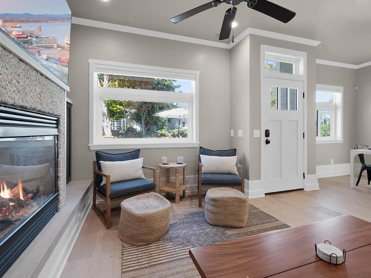 Kennebeck Oasis - Private Patio, Steps 2 & Ac Holiday home