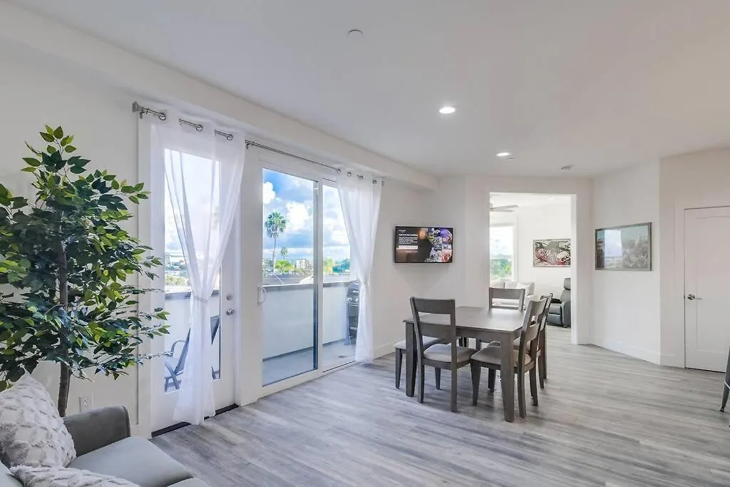 Park Blvd Paradise 304 New Construction King Bed * San Diego