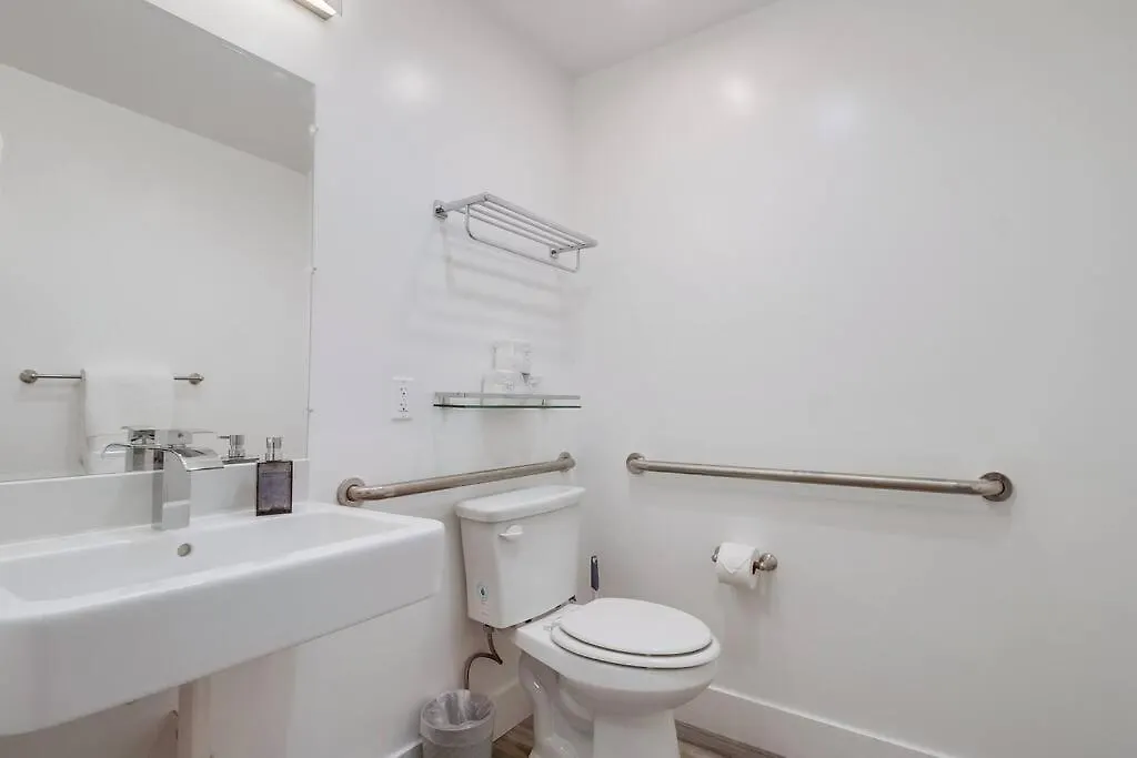 Park Blvd Paradise 304 New Construction King Bed Apartment *