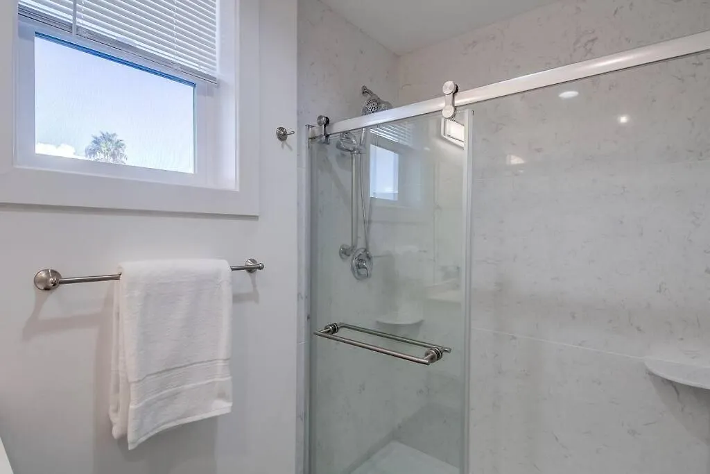 Apartment Park Blvd Paradise 304 New Construction King Bed