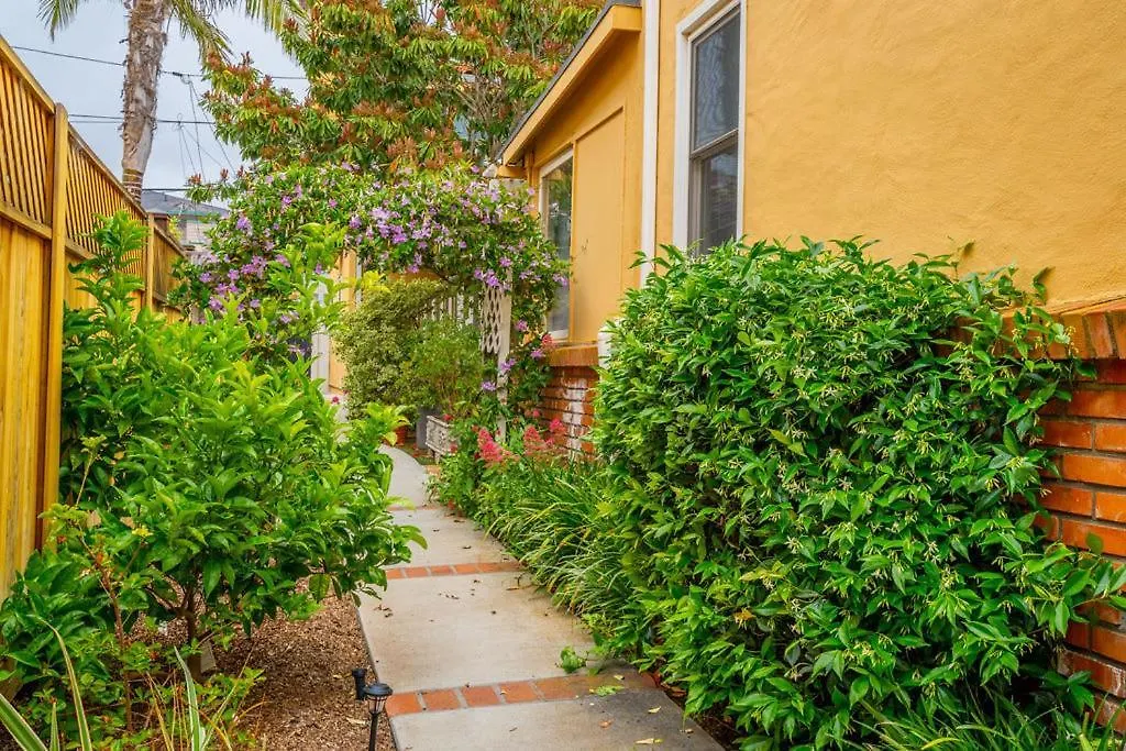 Delightful In Seaside Town Of La Jolla Village