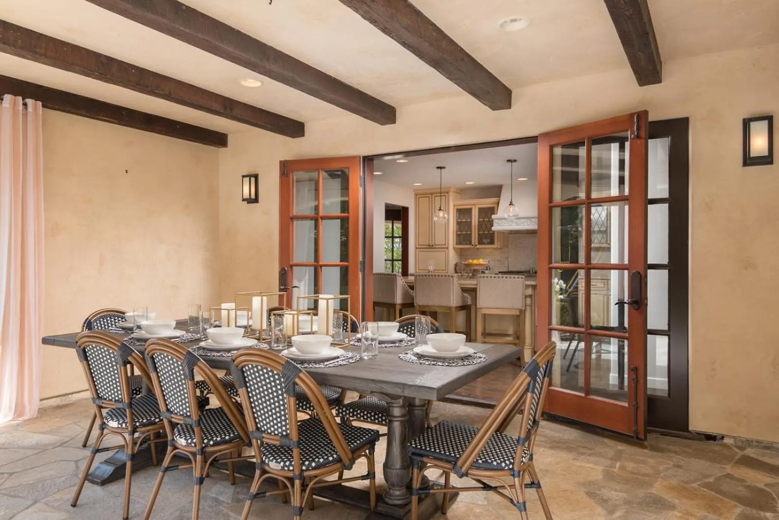 Mediterranean Beauty With Rooftop Deck And Views San Diego