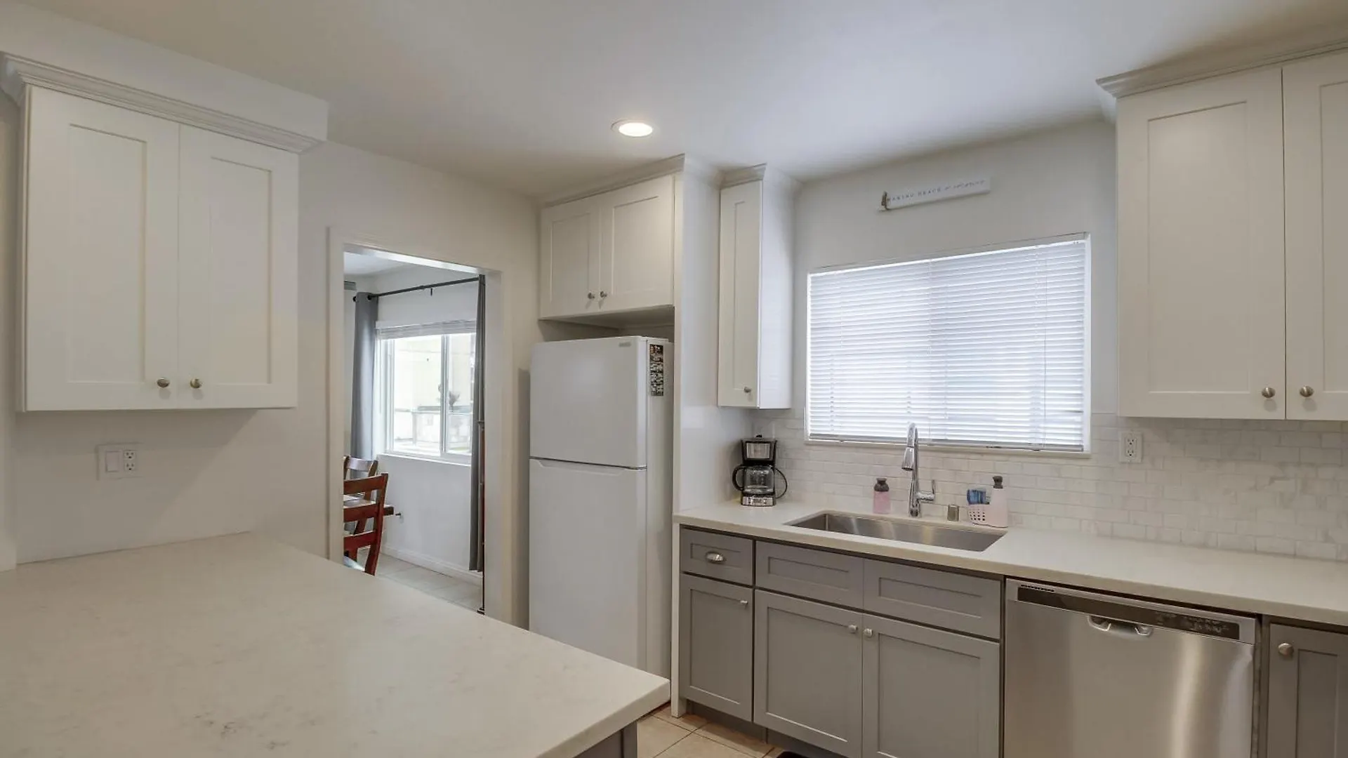 別荘 Oceancatcher - Newly Remodeled 3 Bedroom Retreat With Ocean View In The Heart Of Mission Beach, Sleeps 10 サンディエゴ