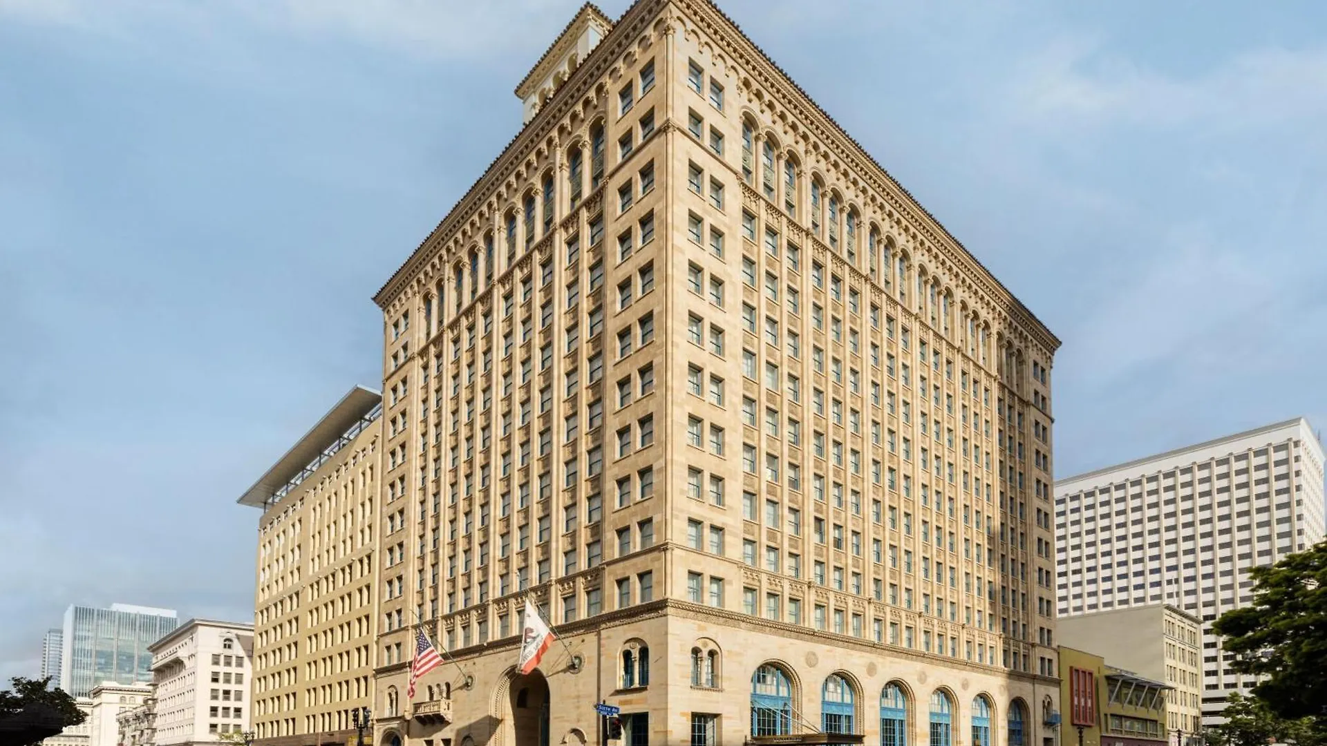Courtyard By Marriott Downtown