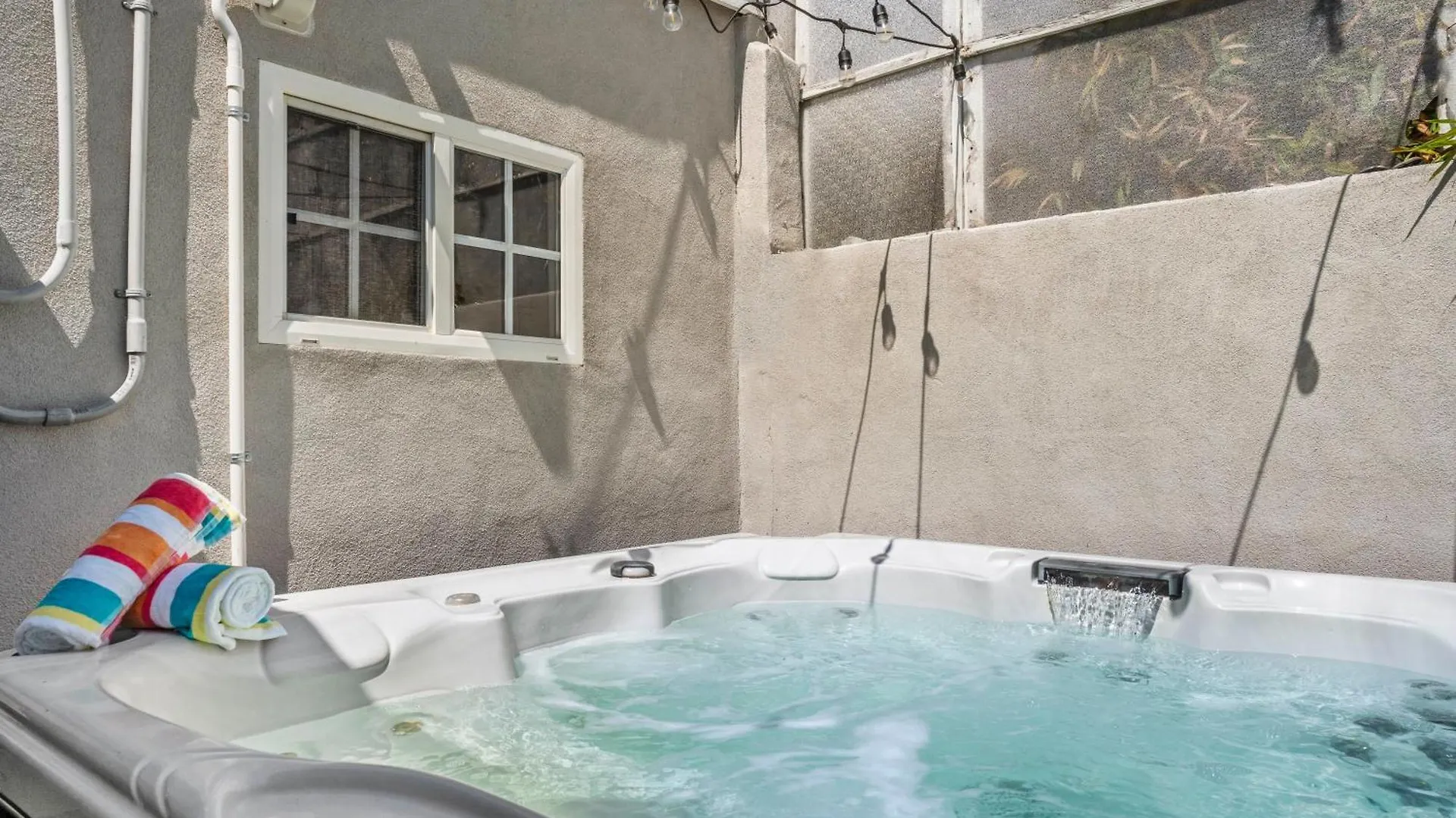 Luxury On Lewis By Cardo - Jacuzzi Fire Pit Holiday home *
