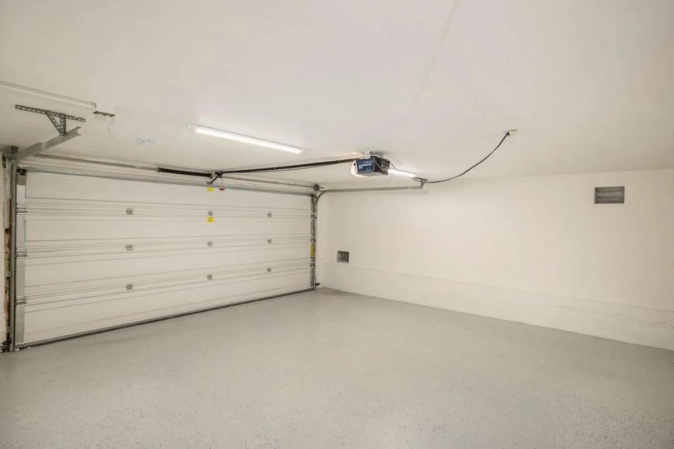 Stylish 1br Retreat With Garage Ac Close 2 Everything Nyaraló *