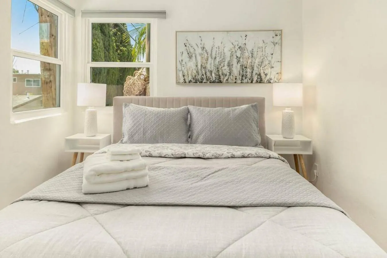Stylish 1br Retreat With Garage Ac Close 2 Everything Nyaraló *