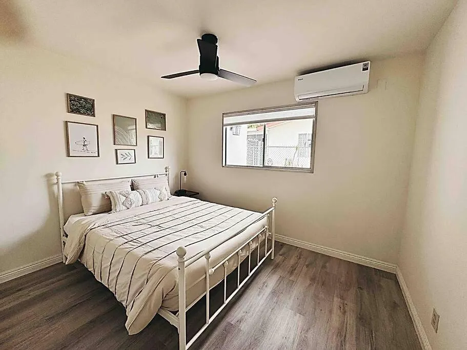 Sunny Retreat Huge Single Level With Large Yard