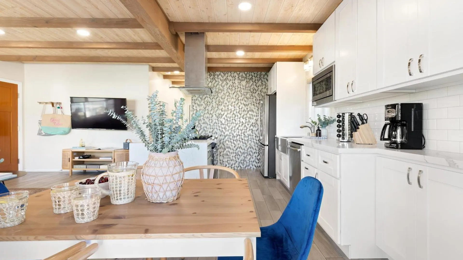 Holiday home Mission Point 2 By Avantstay Mission W Large Balcony Steps To