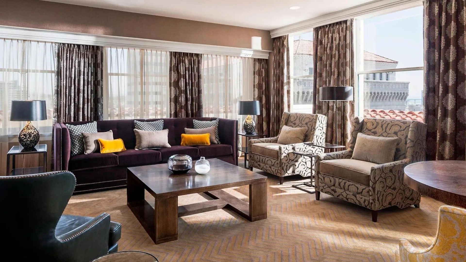 Courtyard By Marriott Downtown Hotel San Diego