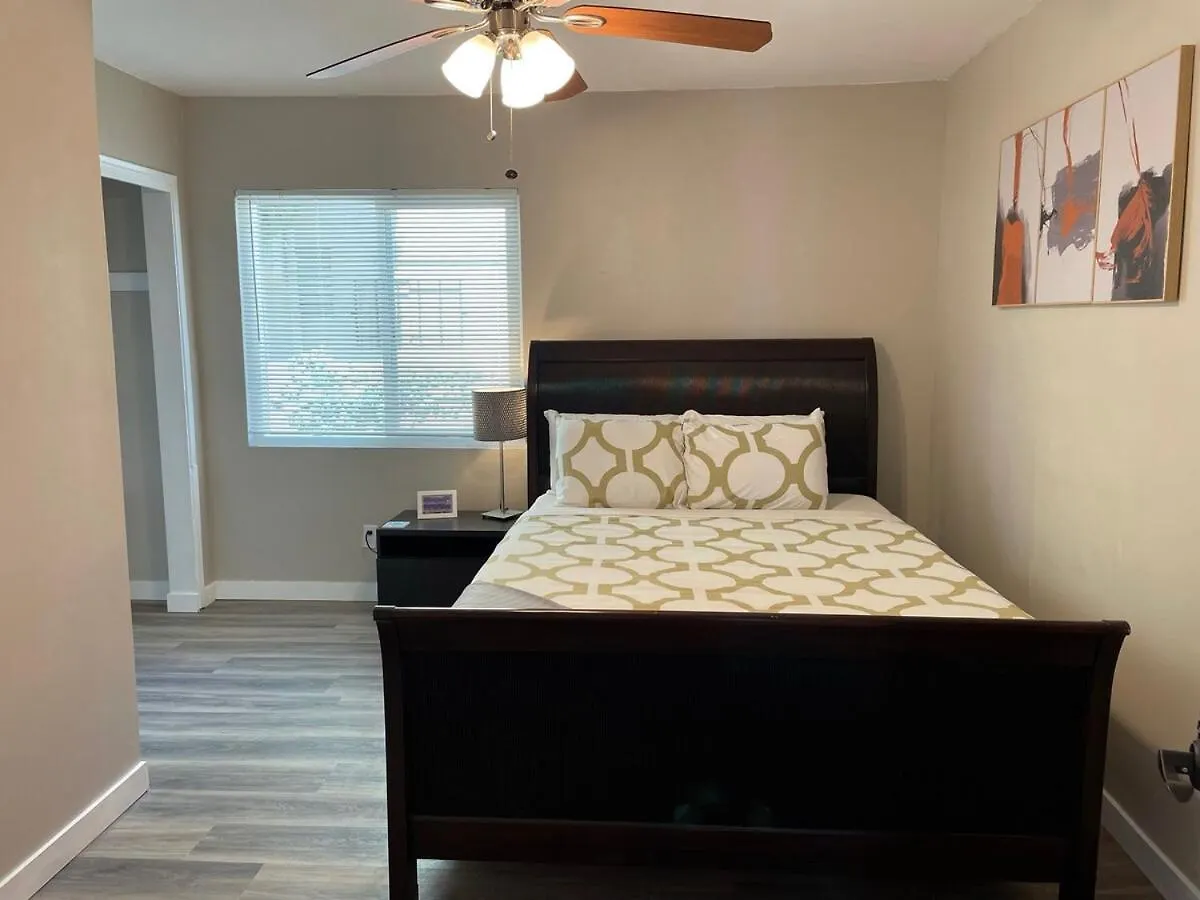 North Park Centrally Located 8br 5ba House Holiday home