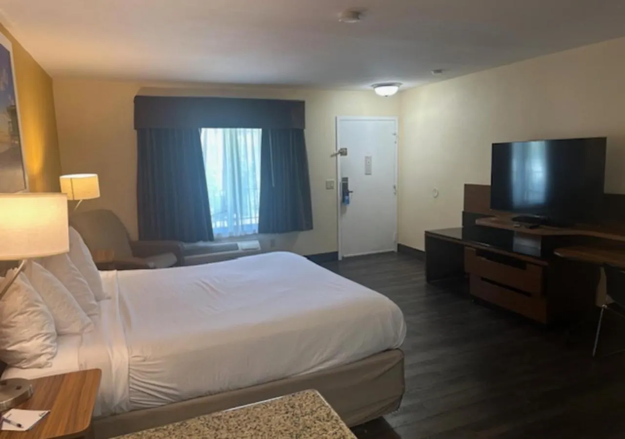 Days By Wyndham Mission Valley-sdsu Hotel
