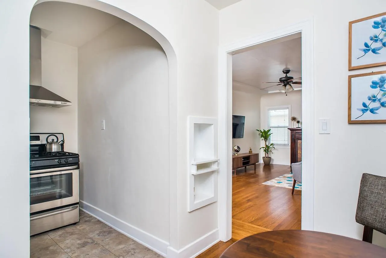 Hillcrest Two-bedroom Aparthotel *