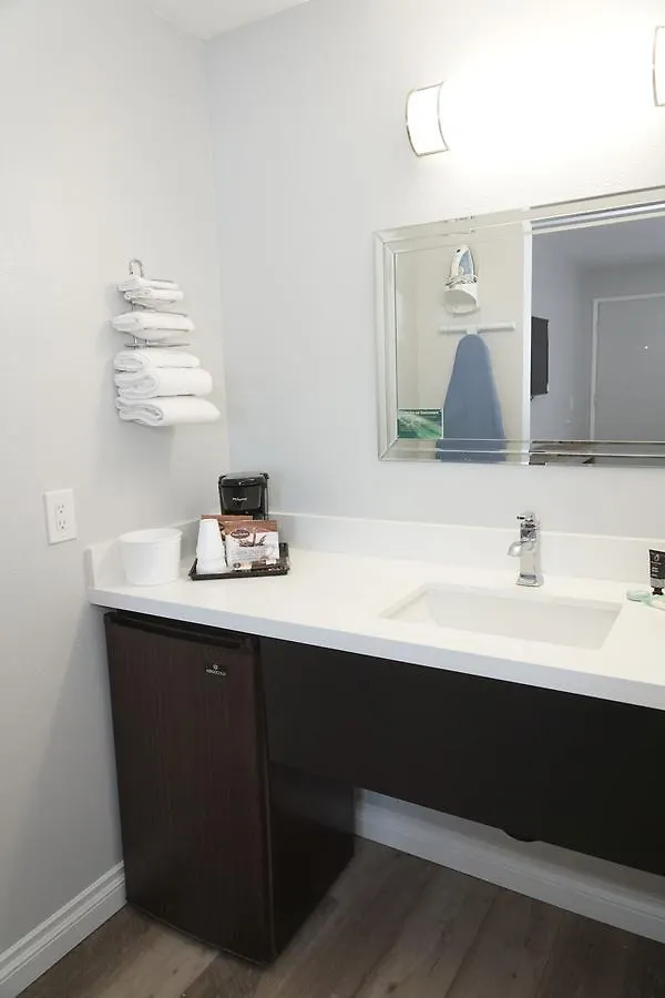 Hotel Riverleaf Mission Valley 2*
