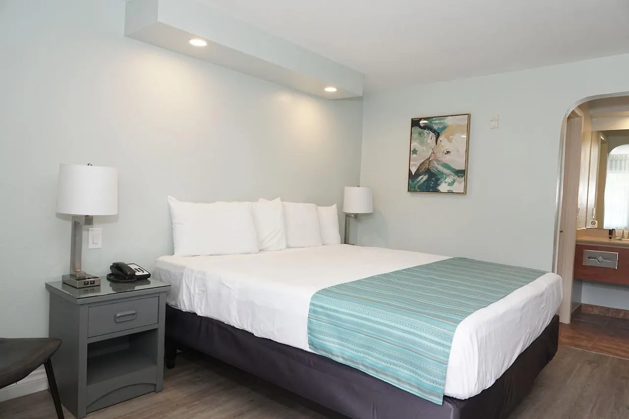 Hotel Riverleaf Mission Valley 2*