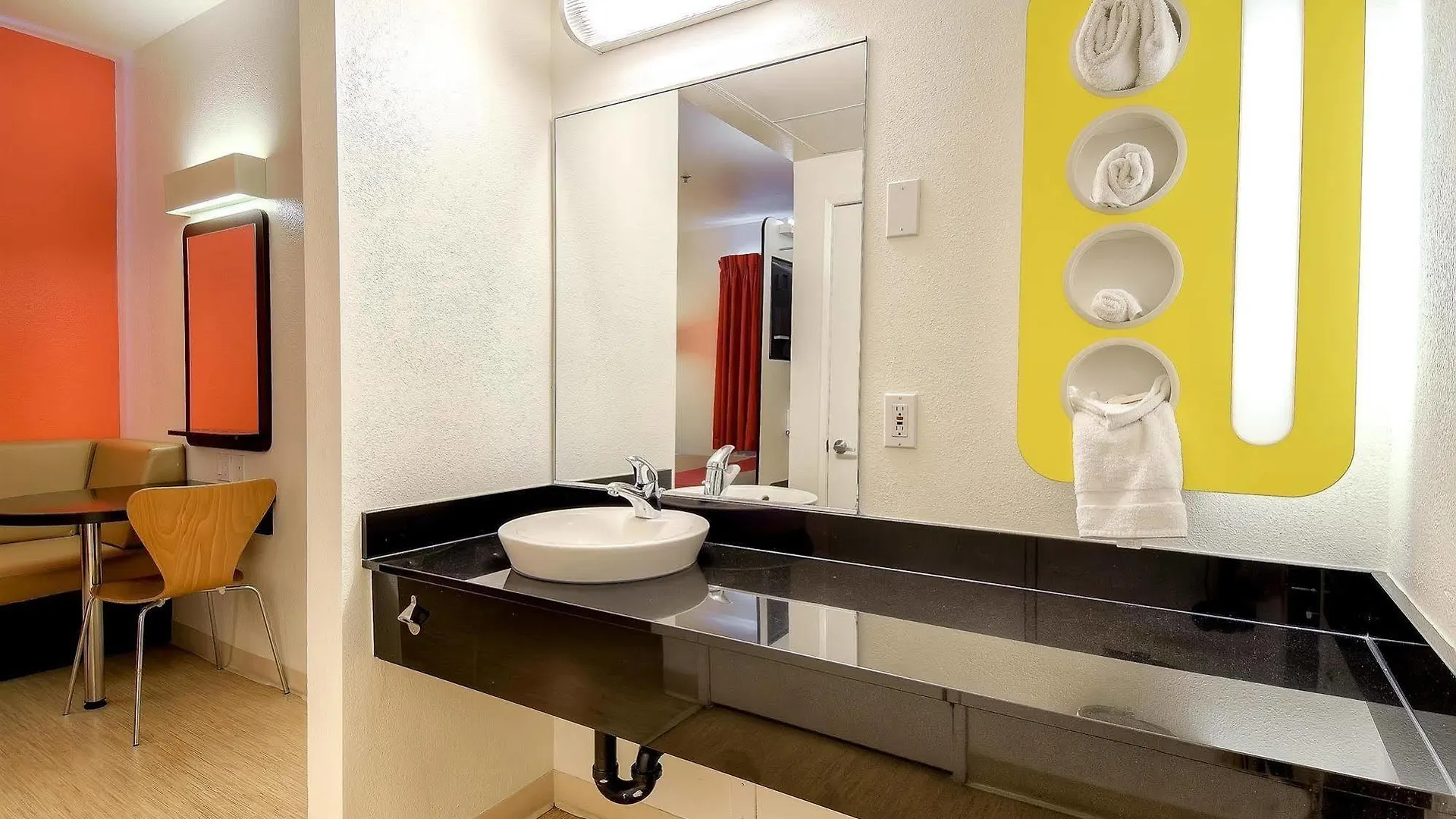 Hotel 6-san Diego, Ca - Downtown 2*