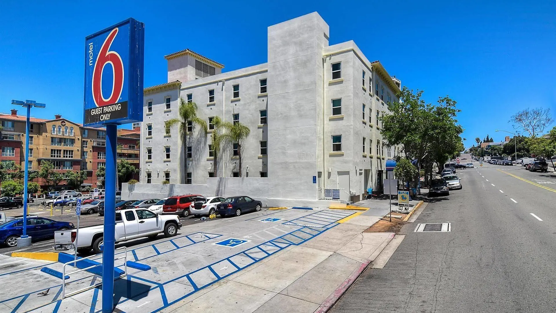 Hotel 6-san Diego, Ca - Downtown San Diego