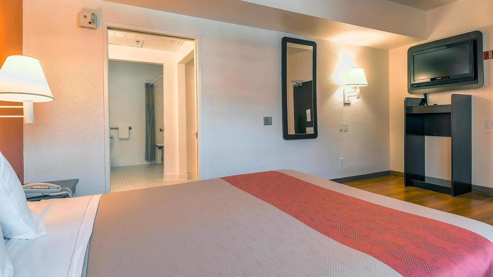 Hotel 6-san Diego, Ca - Downtown San Diego