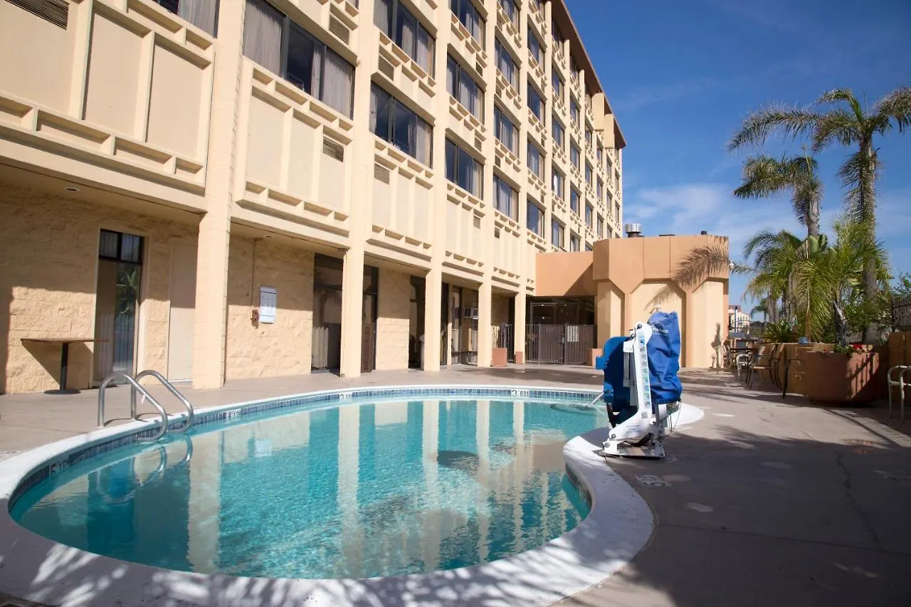 The Consulate Airport/sea World/san Diego Area