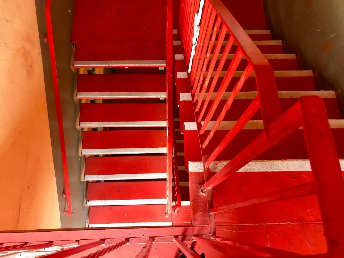 La Petite Rouge 2*