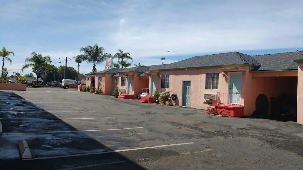 Hotel La Petite Rouge 2*