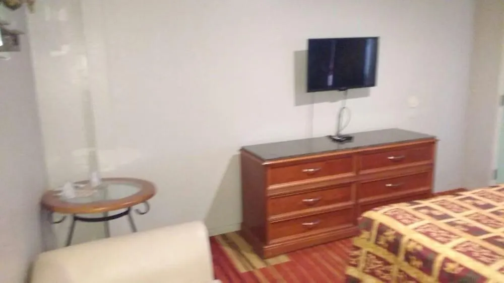 La Petite Rouge Hotel 2*
