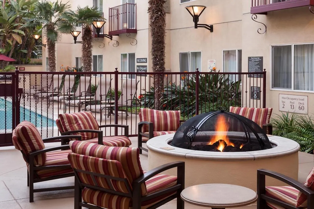 By Marriott Downtown 3*