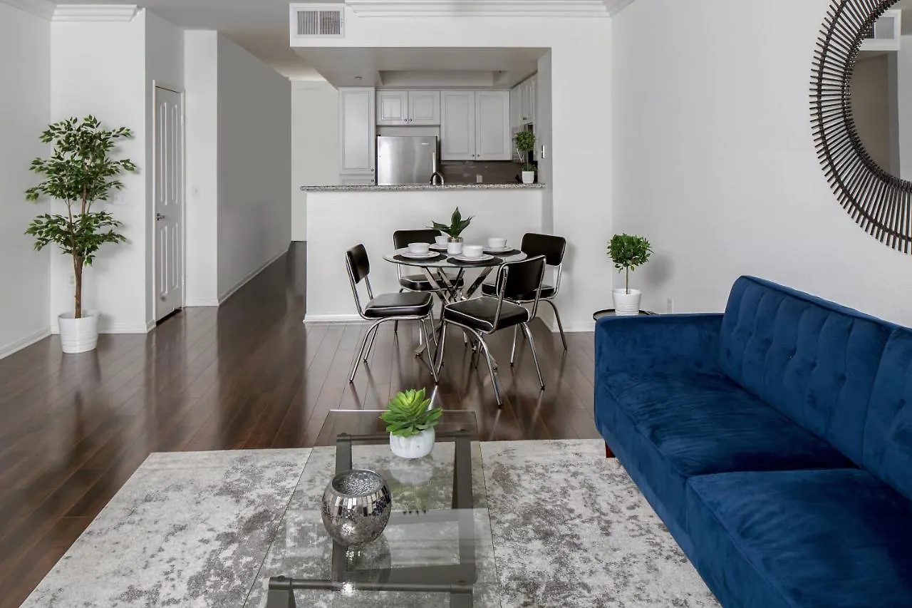 Sd Dazzling Apt Sleeps 6 Apartment
