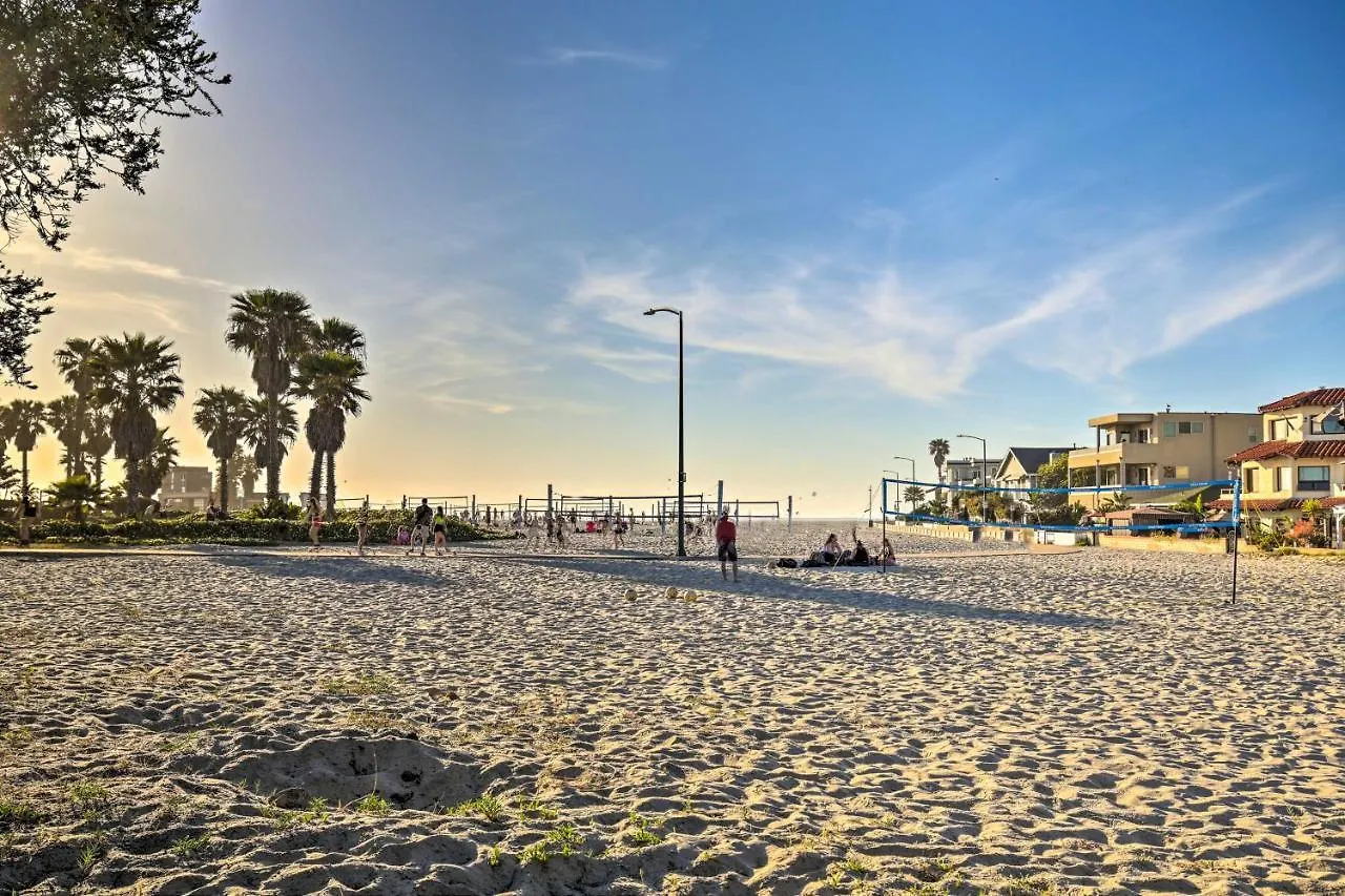 Hub With Bay Views - 1 Block To Beach!