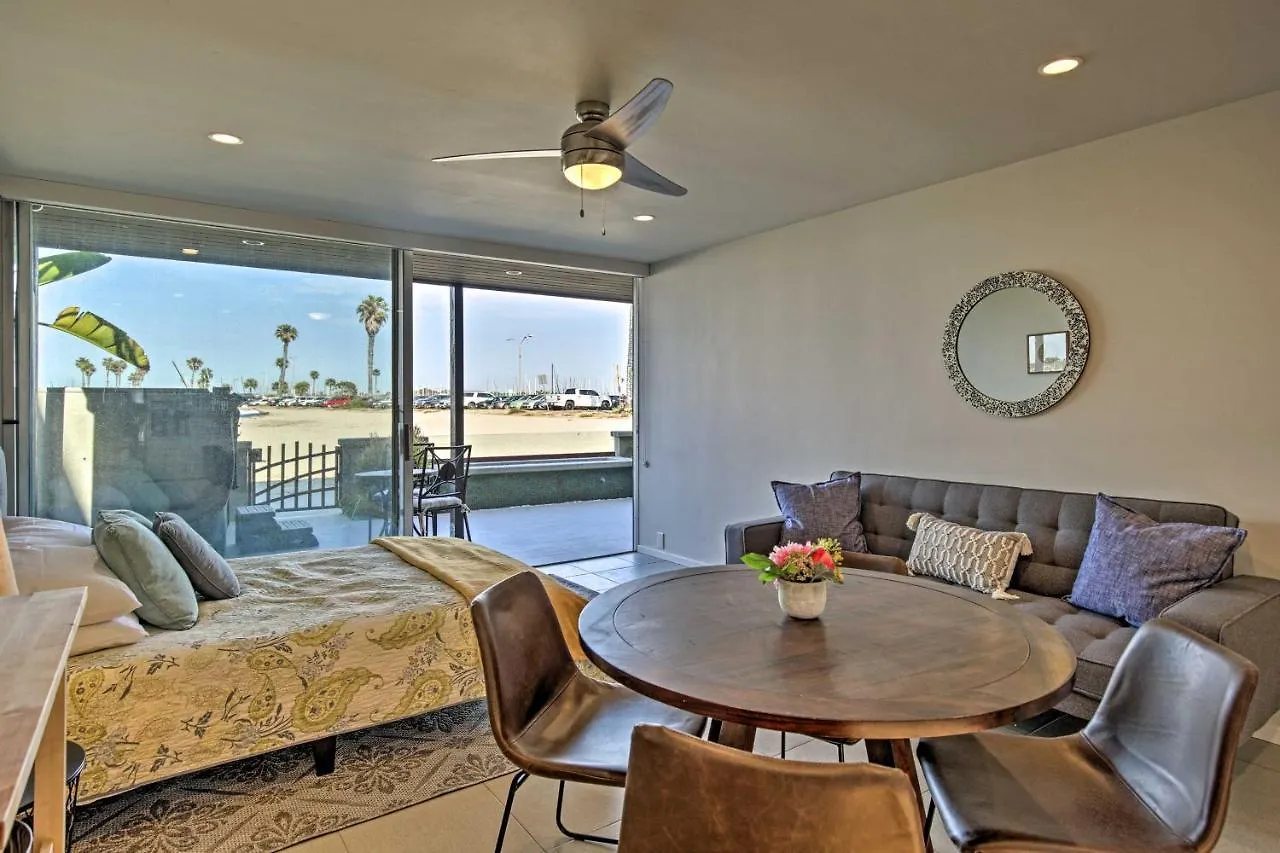 Apartment Bayfront Getaway On Boardwalk With Hot Tub San Diego