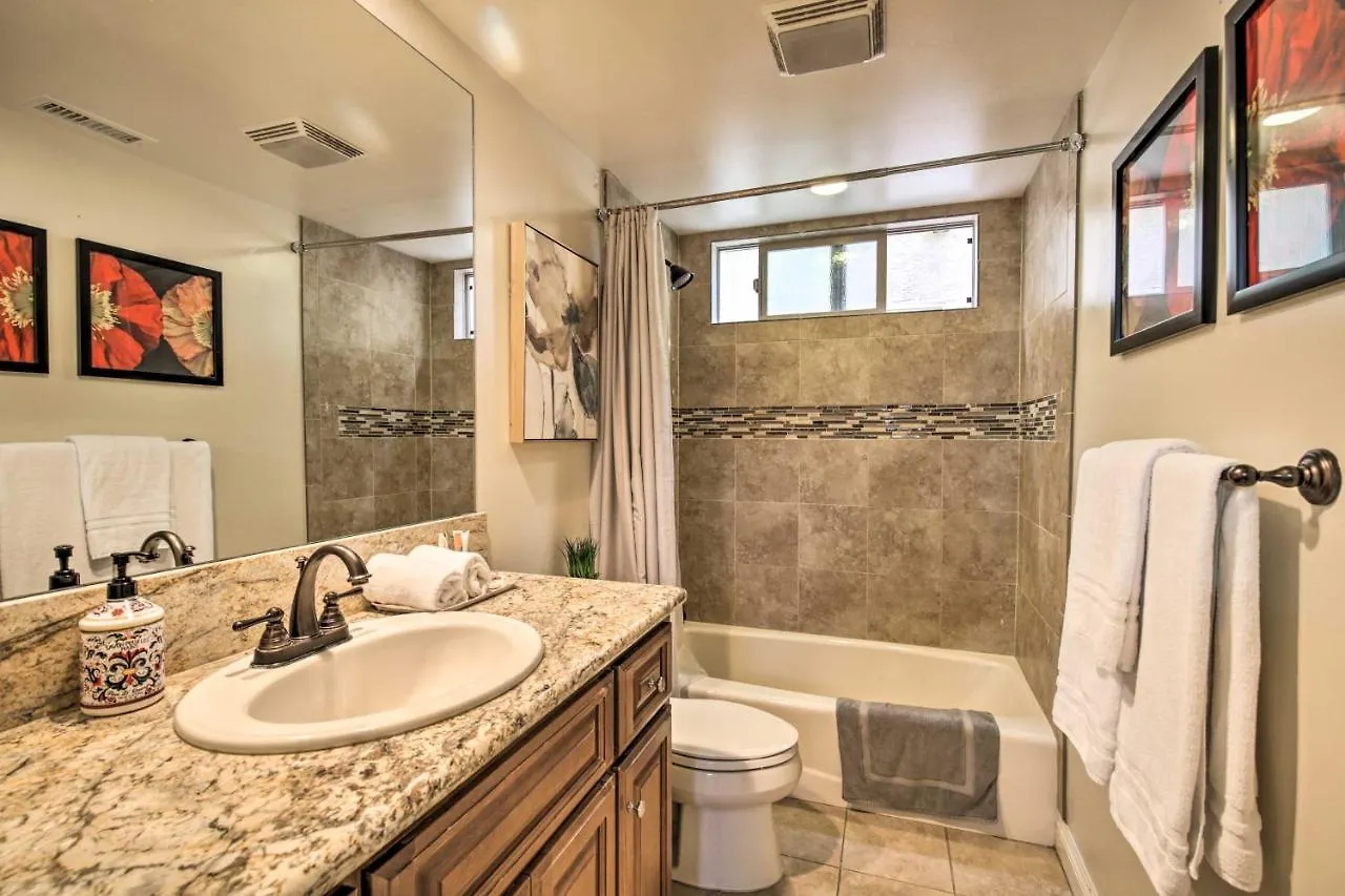 Sunny Socal Hideaway Less Than 2 Miles To Pacific Beach! 펜션 *