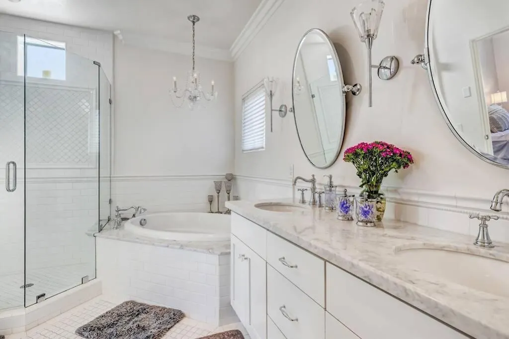 Spectacular View- Luxurious 4bd 4ba