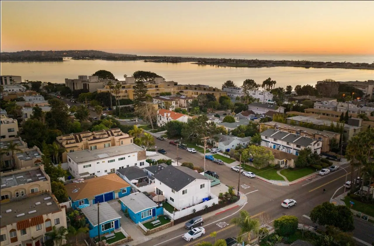 Pacific By Avantstay - 2 Blks From The Bay W/ Hot Tub! Holiday home San Diego
