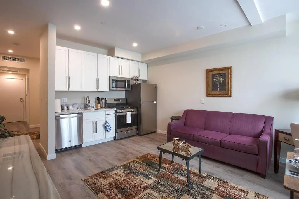 Spacious 1 Bedroom In Heart Of Apartment