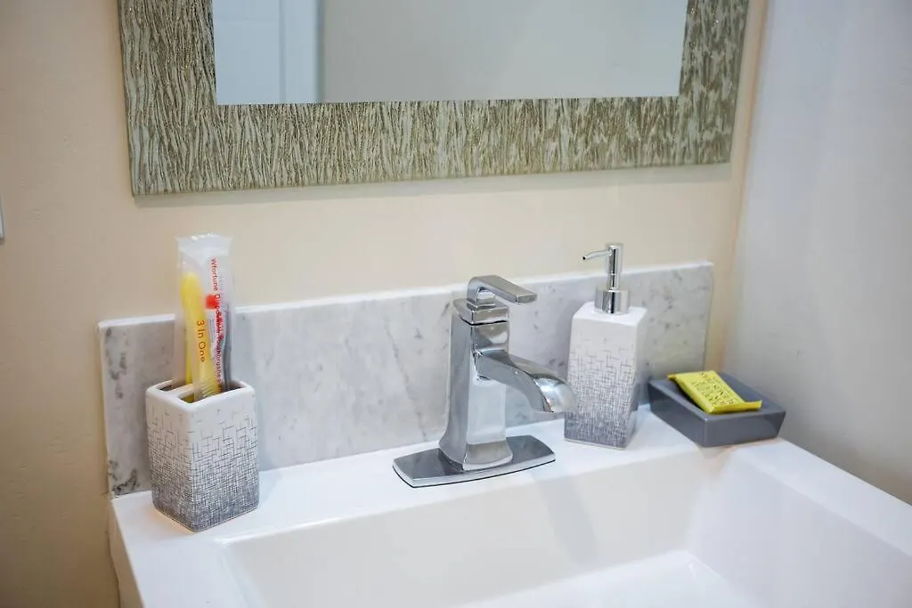 1-bedroom With Cali King Size Bed In