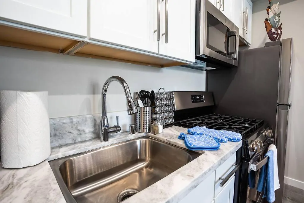 1-bedroom With Cali King Size Bed In Apartment San Diego