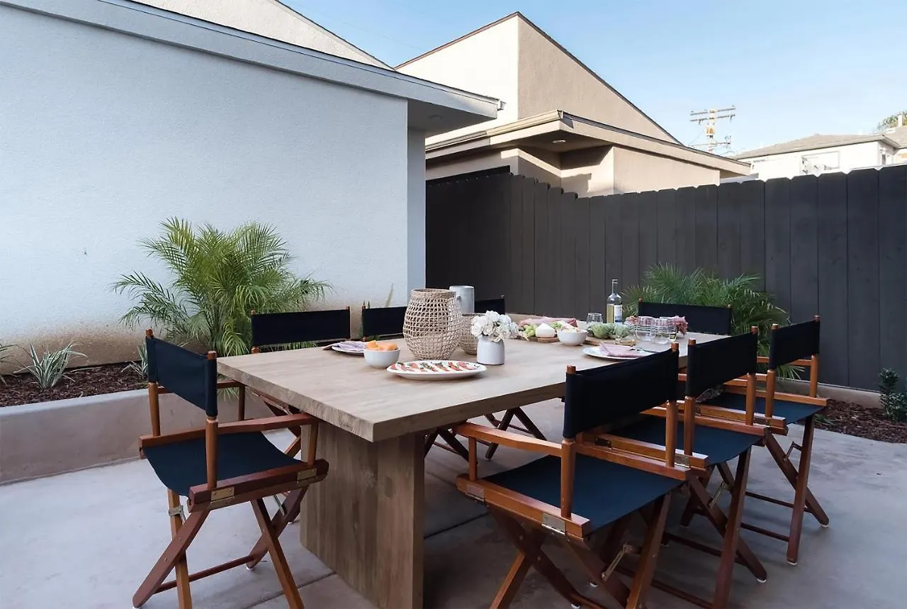 펜션 Skyline - Modern Retreat W Spacious Patio & Rooftop Views