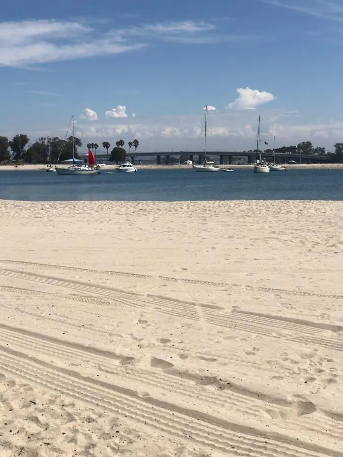 Highly Rated Beach! 3bd 2ba Ac Luxury King Beds! *