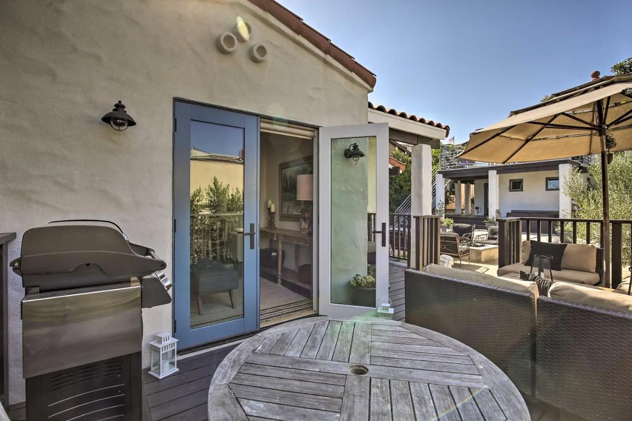 Serene Retreat With Deck - Walk To Bay! 펜션