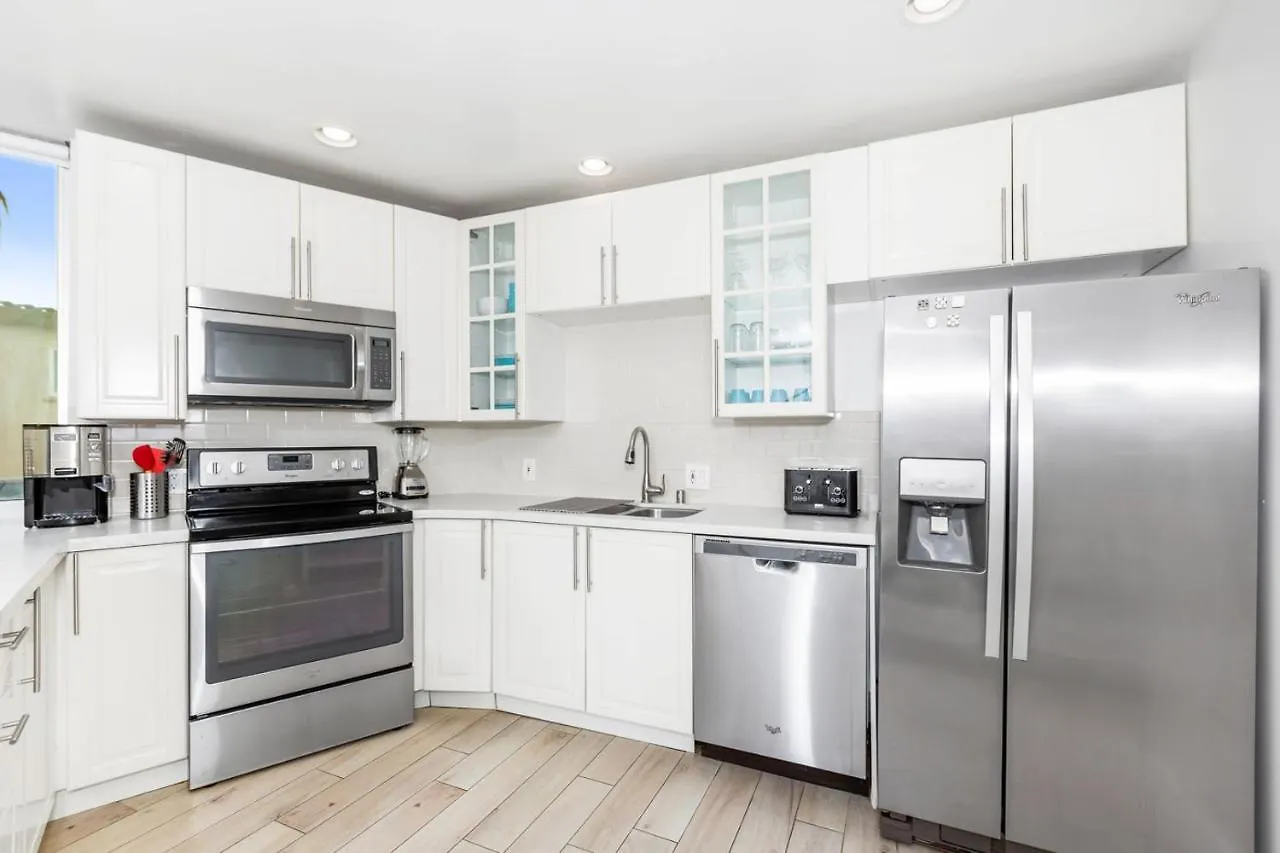 Highly Rated Beach! 3bd 2ba Ac Luxury King Beds! بيت للعطل
