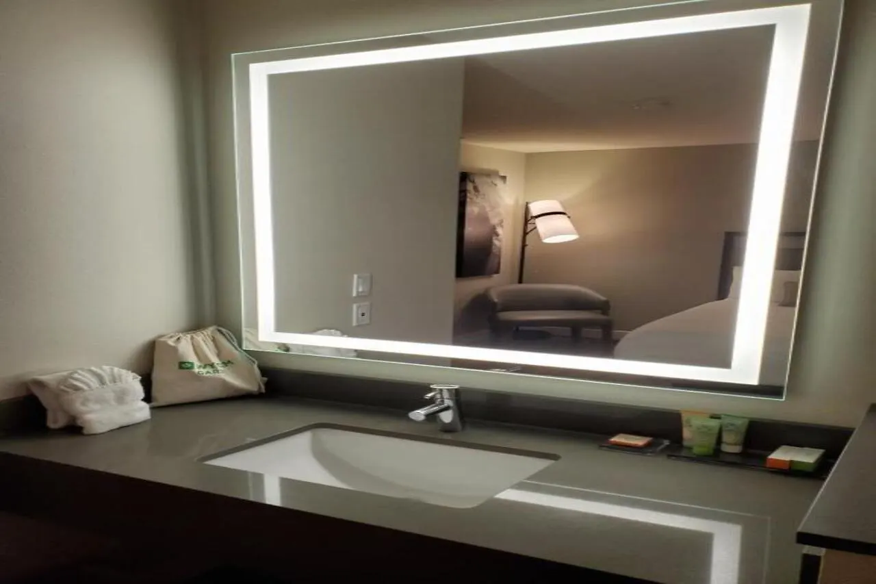 Wyndham Garden Отель 3*