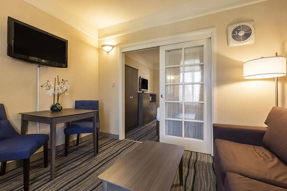 Ramada By Wyndham Hotel 2*