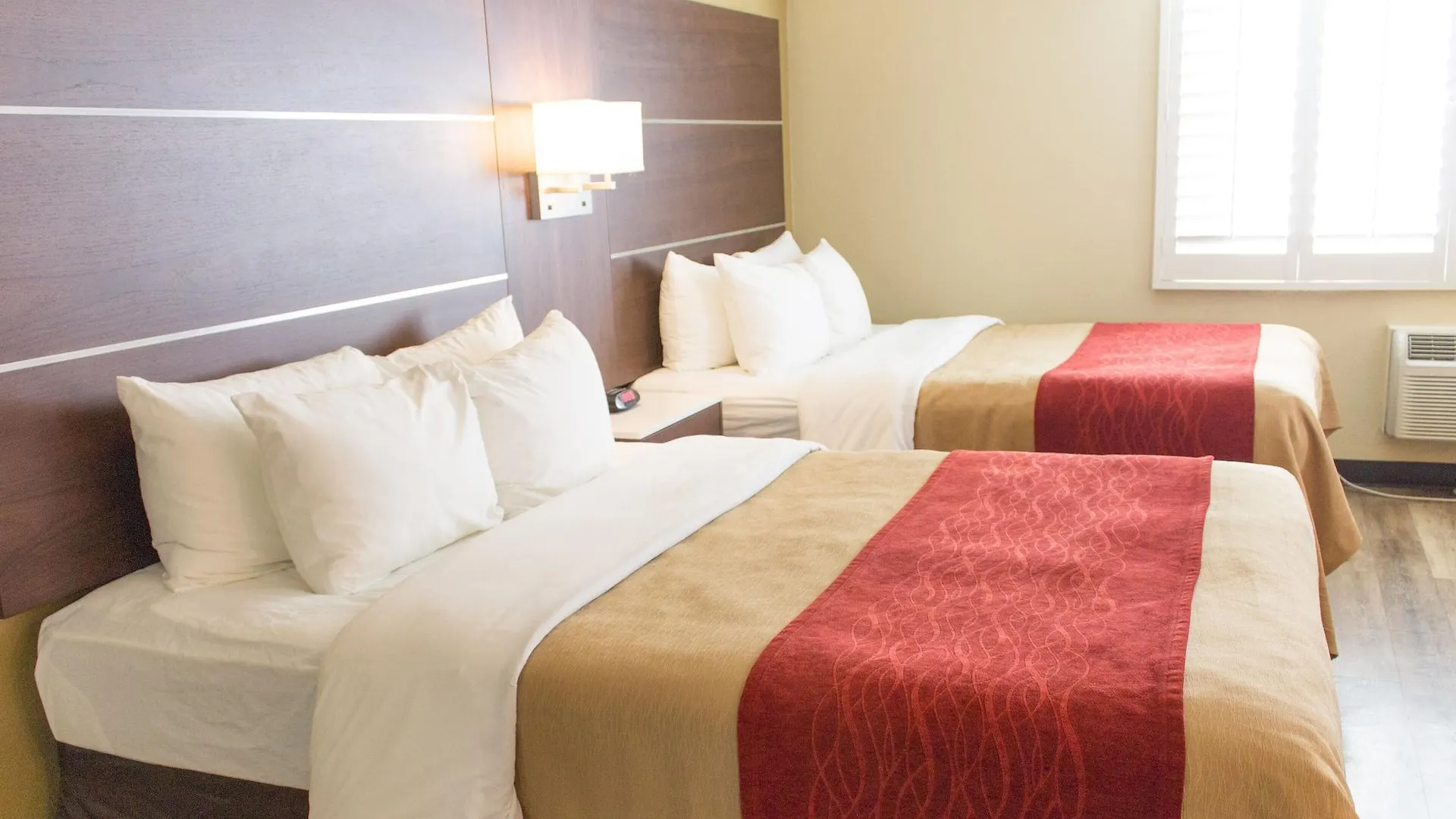 Inn Comfort Airport At The Harbor San Diego